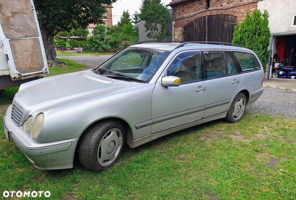 Mercedes-Benz Klasa E 320 T CDI Avantgarde - 5