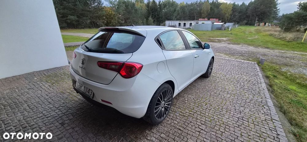 Alfa Romeo Giulietta 2011 photo 3