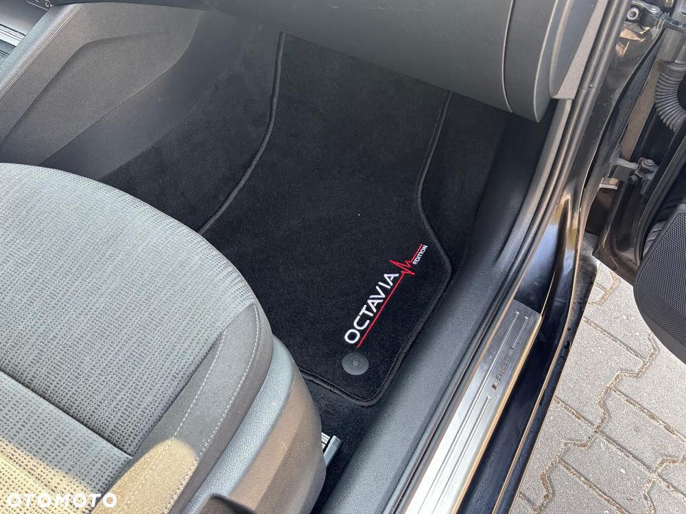 Skoda Octavia 2.0 TDI 4x4 DSG L&K - 30
