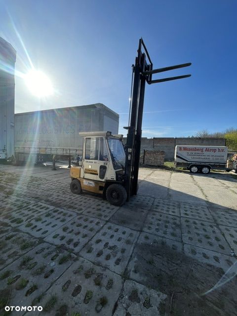 Komatsu FG 118T - 3