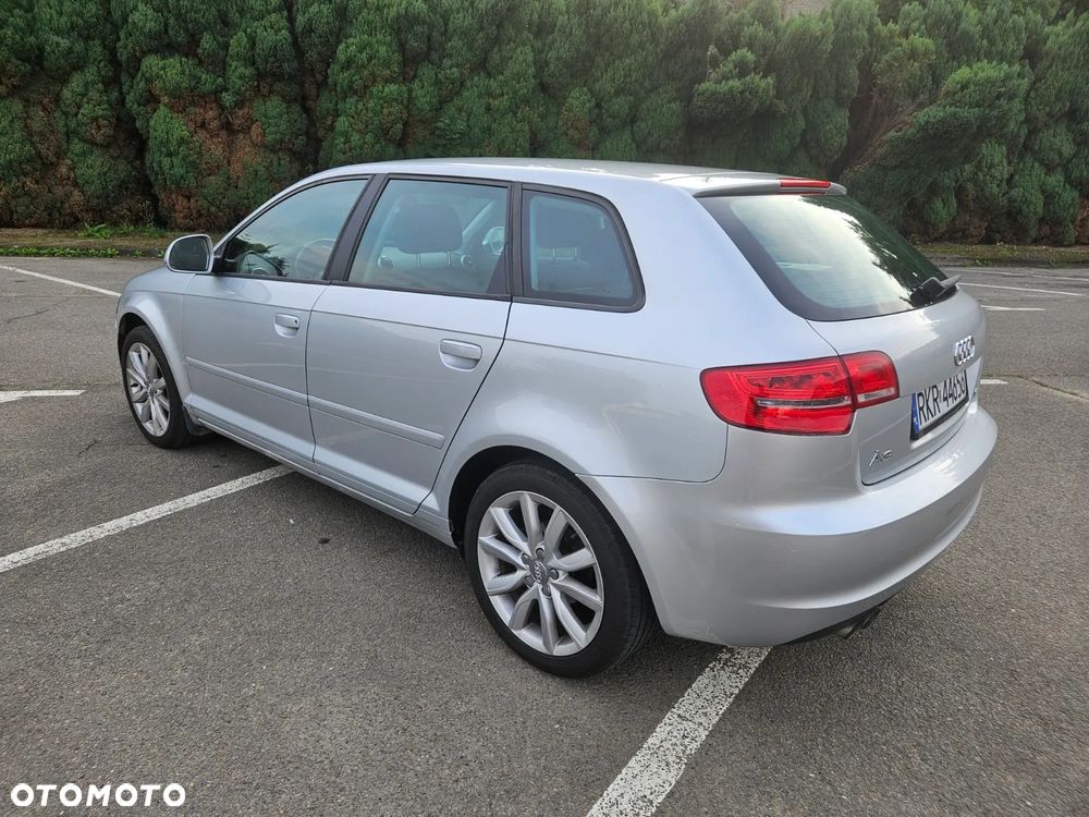 Audi A3 Sportback - 8