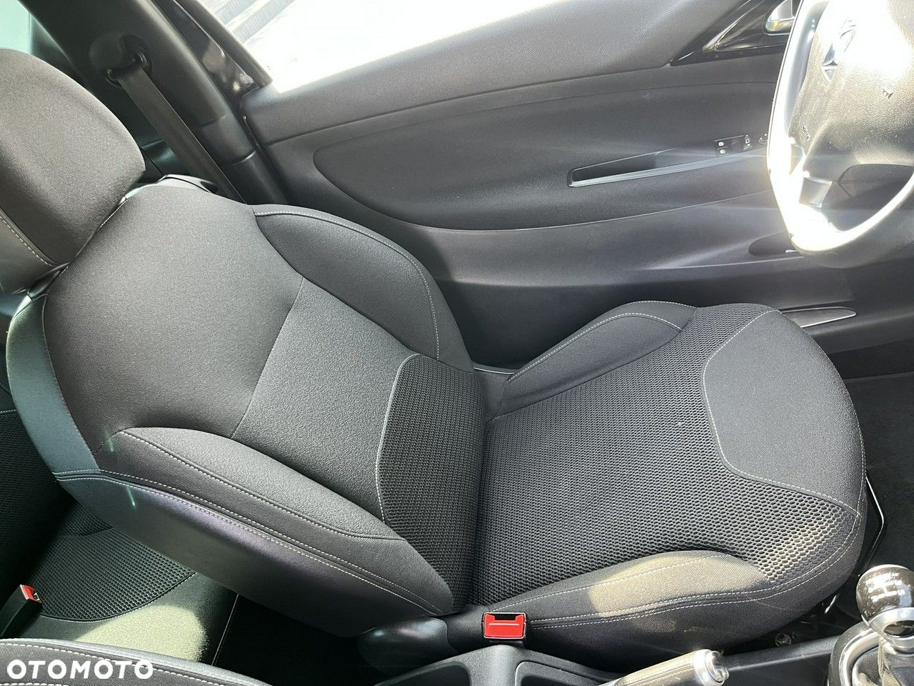 Citroën DS3 BlueHDi 100 CONNECTED CHIC - 18