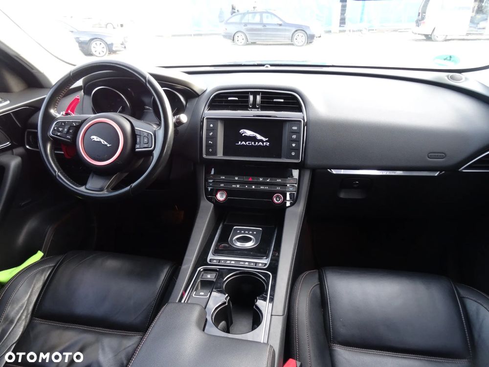 Jaguar F-Pace 3.0 TDV6 AWD 300 Sport - 15