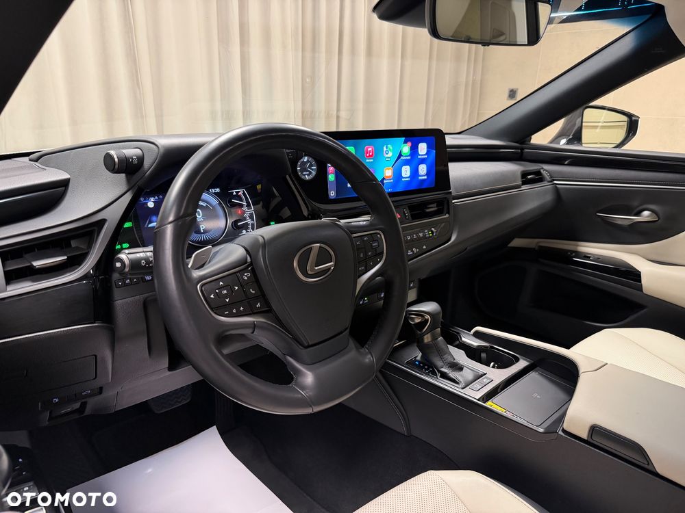 Lexus ES 300h Business Edition - 4