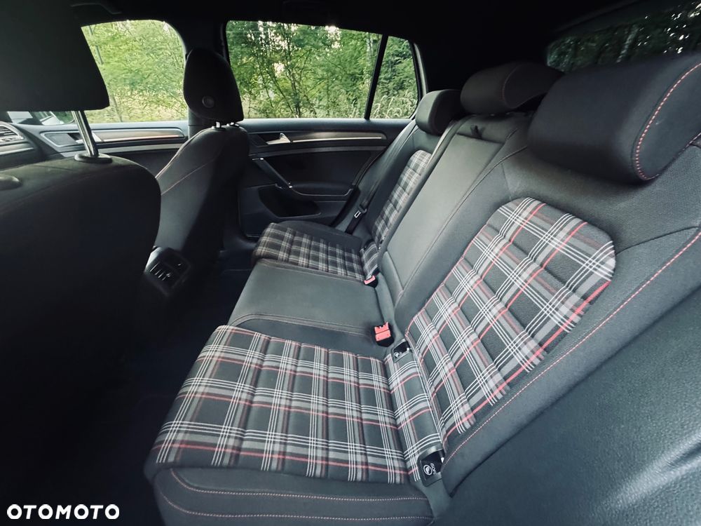 Volkswagen Golf GTI (BlueMotion Technology) - 20