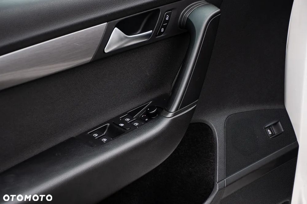 Volkswagen Passat 2.0 Blue TDI SCR Highline - 39