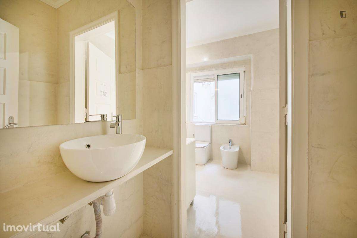 Quarto - localizado em Entrecampos Lisbon - Grande imagem: 4/37