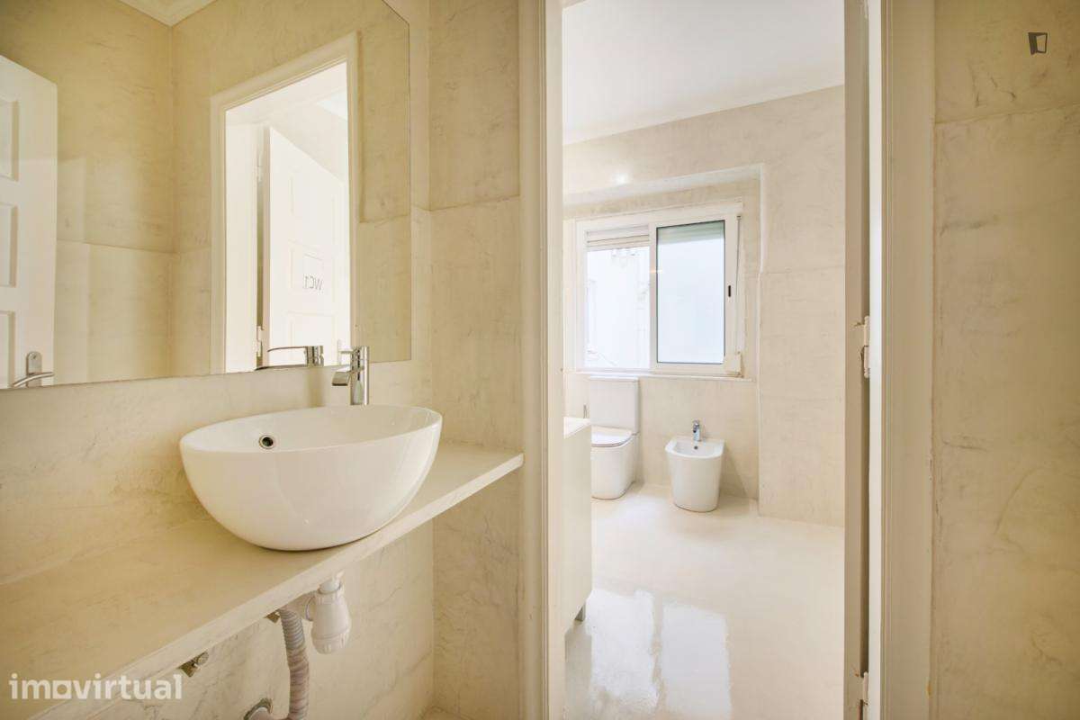 Quarto - localizado em Entrecampos Lisbon - Grande imagem: 4/42