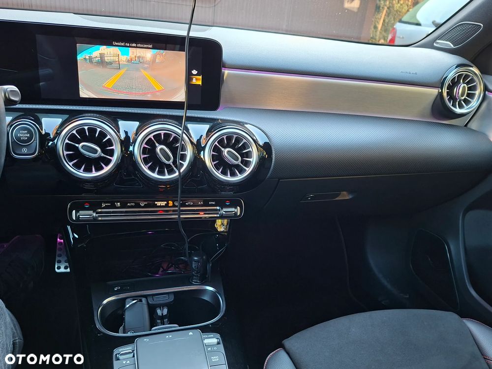 Mercedes-Benz Klasa A 250 4Matic 7G-DCT AMG Line - 14
