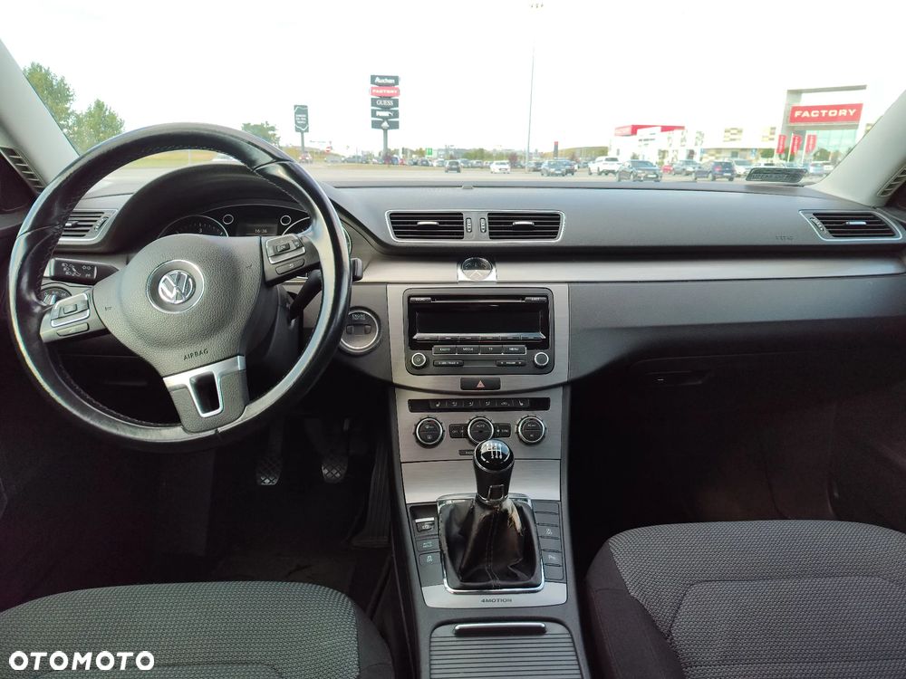 Volkswagen Passat 2.0 TDI 4Mot Comfortline - 12