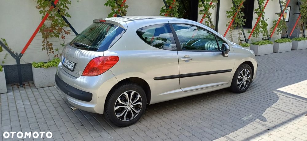 Peugeot 207 - 15