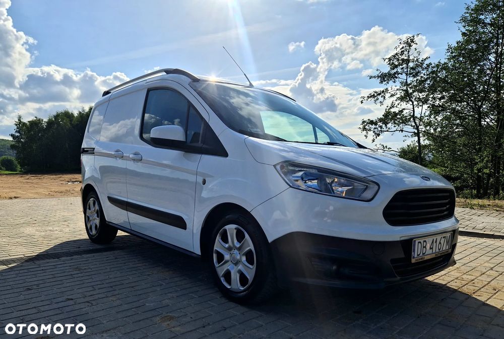 Ford transit courier - 8
