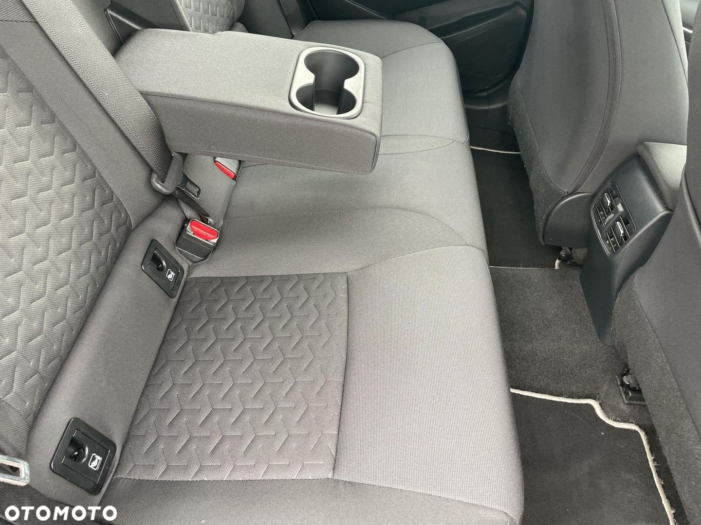 Toyota Corolla - 23