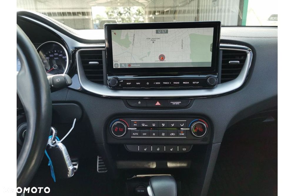 Kia Ceed - 8