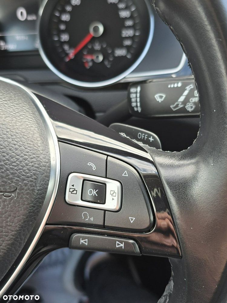 Volkswagen Passat - 35