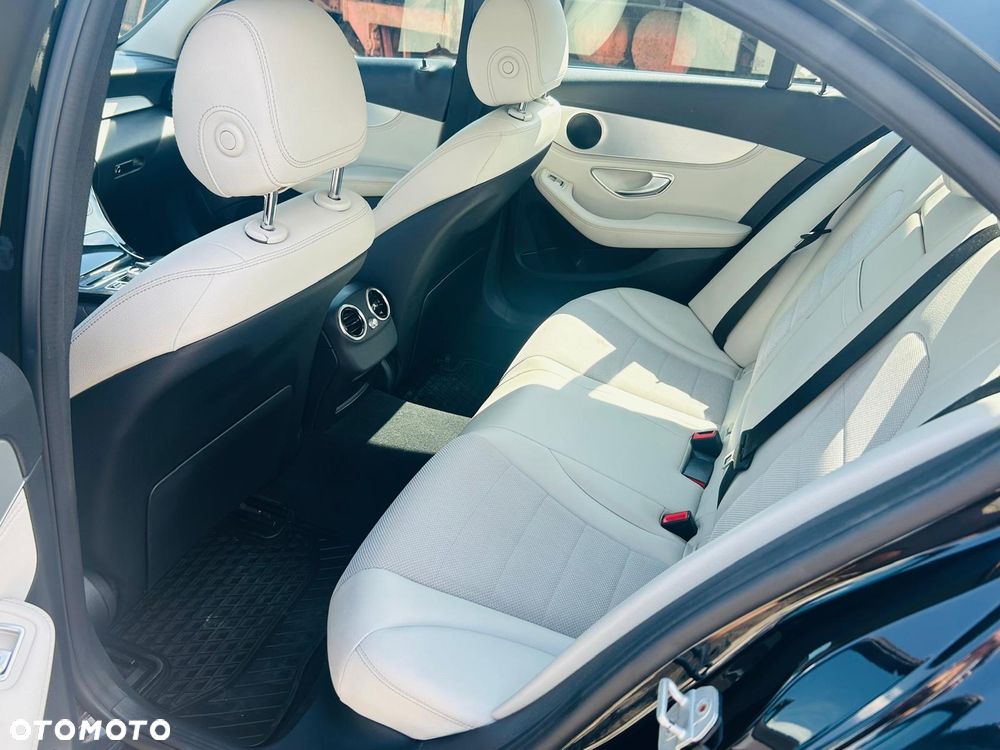 Mercedes-Benz Klasa C 200 4-Matic 7G-TRONIC - 12