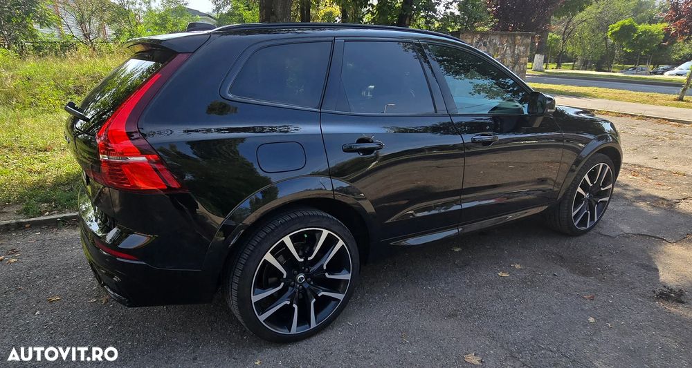 Volvo XC 60 B5 D AWD Ultimate Dark - 6