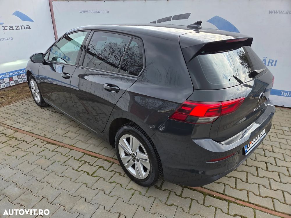 Volkswagen Golf - 10