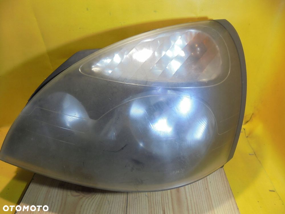 Lampa Lewy Przód RENAULT CLIO II Hella 156017-00