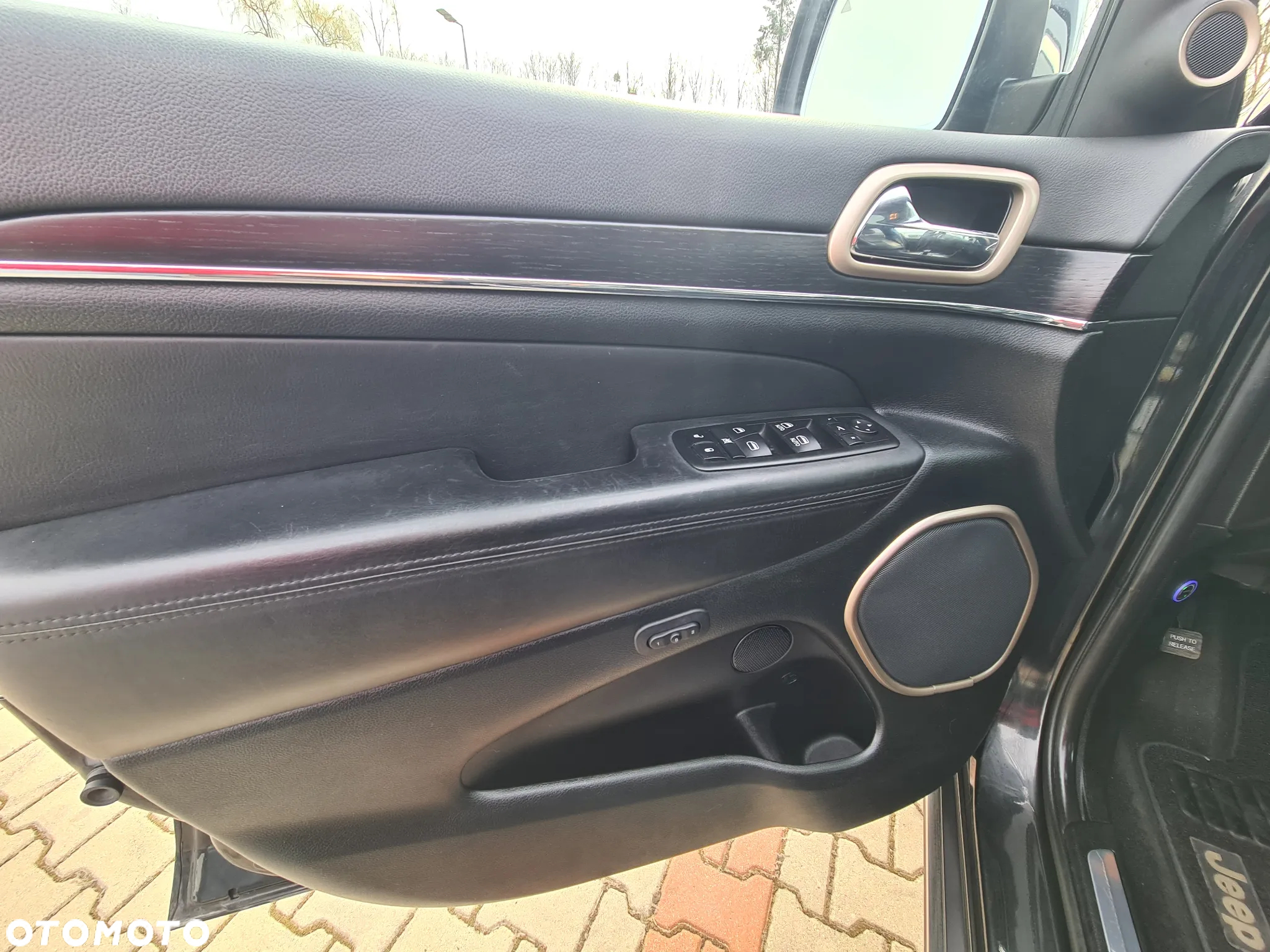 Jeep Grand Cherokee 5.7 V8 HEMI Summit - 23