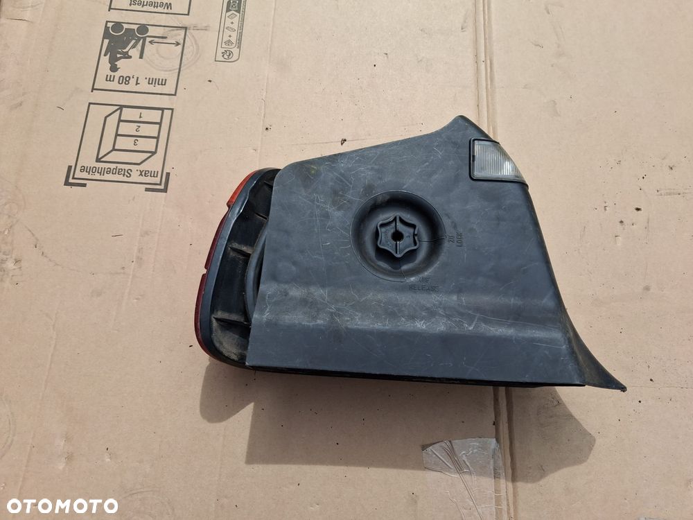 Lampa tył BMW  E36 compact prawa OE - 2