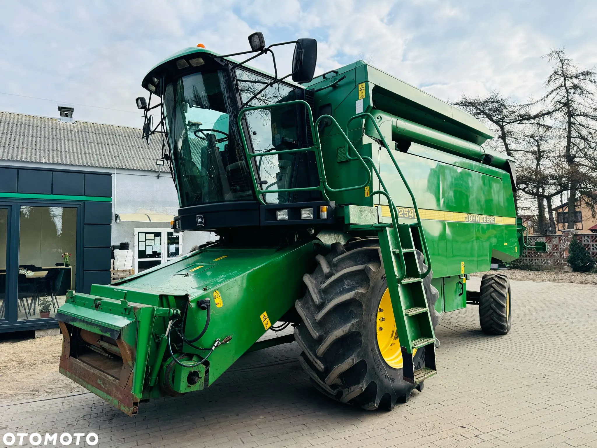 John Deere 2254 - 8