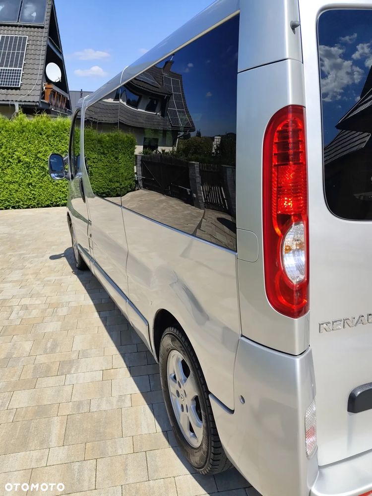 Renault Trafic Grand Passenger Black Edition - 9
