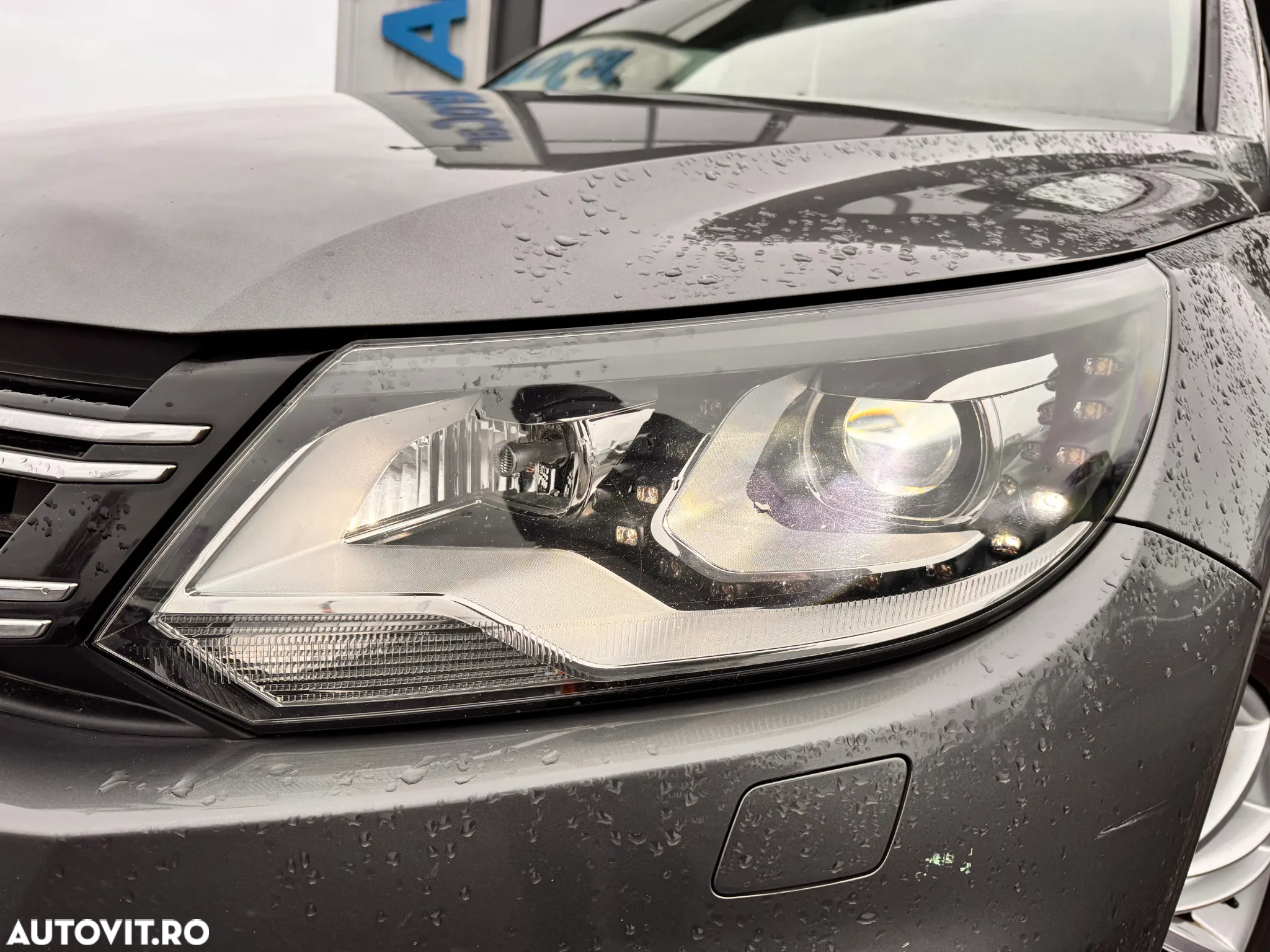 Volkswagen Tiguan - 2