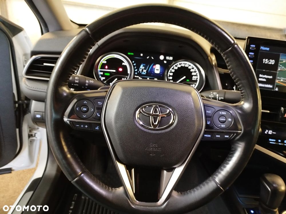 Toyota Camry 2.5 Hybrid Executive CVT - 24