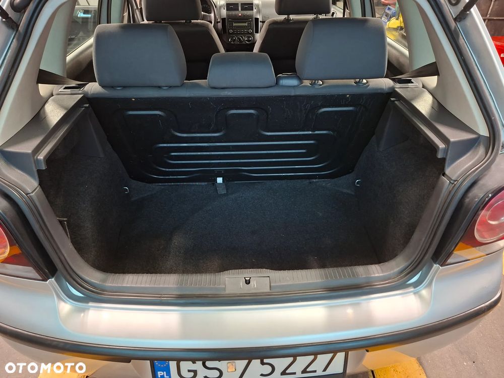 Volkswagen Polo - 8