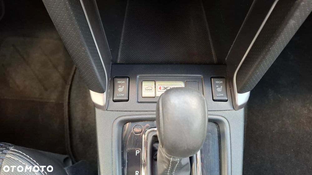 Subaru Forester 2.0 XT Platinum Lineartronic - 21