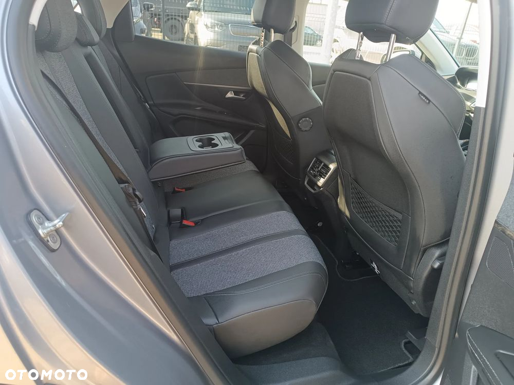 Peugeot 3008 - 19