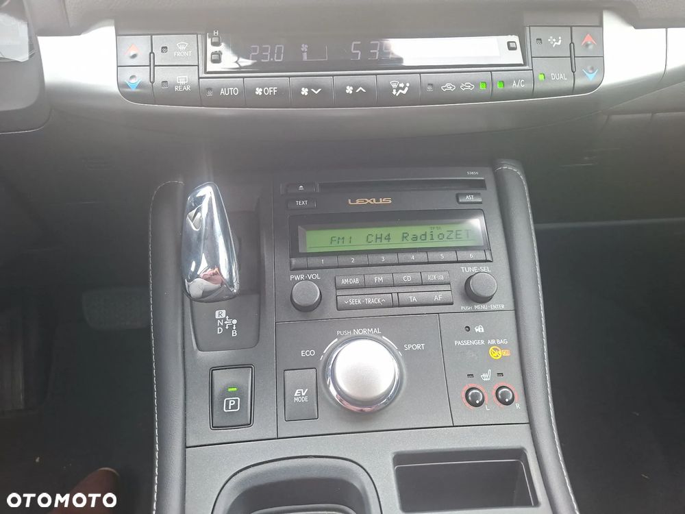 Lexus CT 200h Elegance - 18
