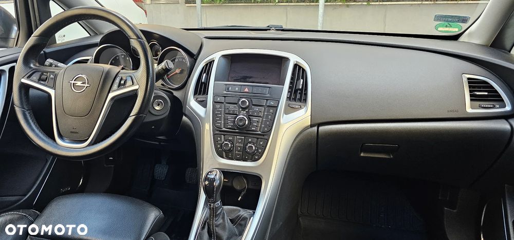 Opel Astra 1.6 T Cosmo - 23