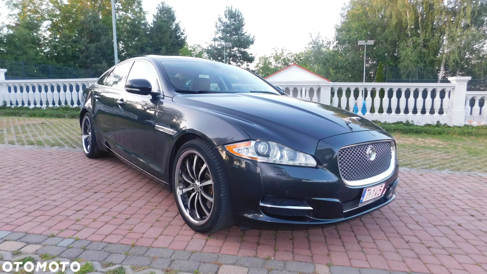 Jaguar XJ 5.0 V8 LWB Premium Luxury - 2