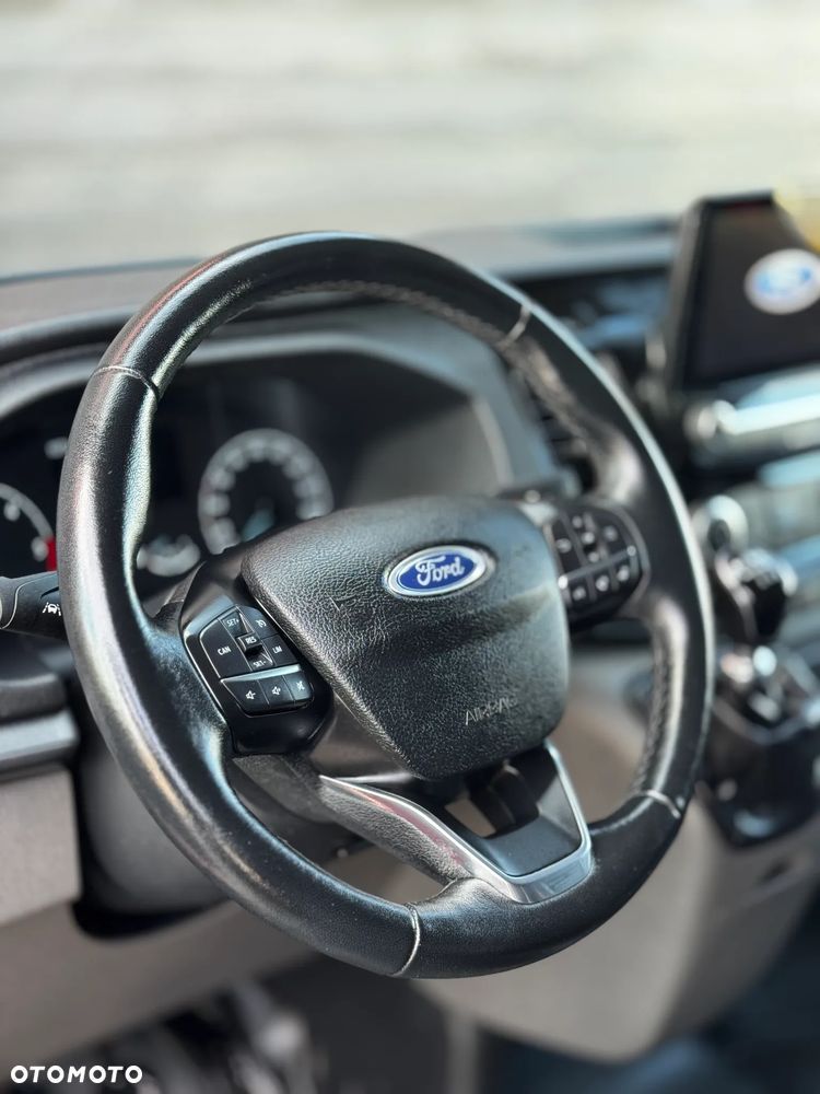Ford CUSTOM - 25