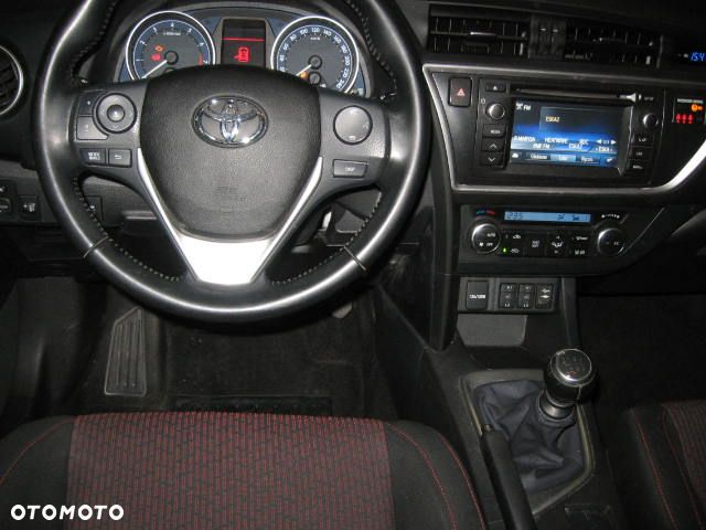 Toyota Auris 1.6 Premium - 21