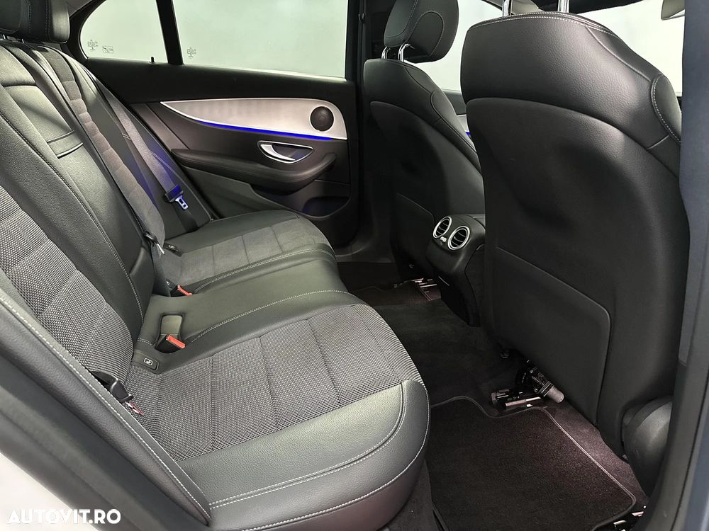 Mercedes-Benz E 300 de 4MATIC Aut. - 12