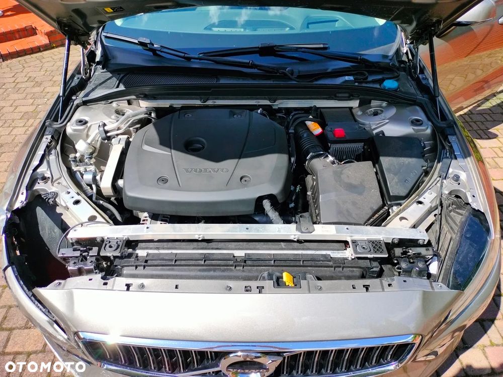 Volvo V60 T6 AWD R-Design - 28
