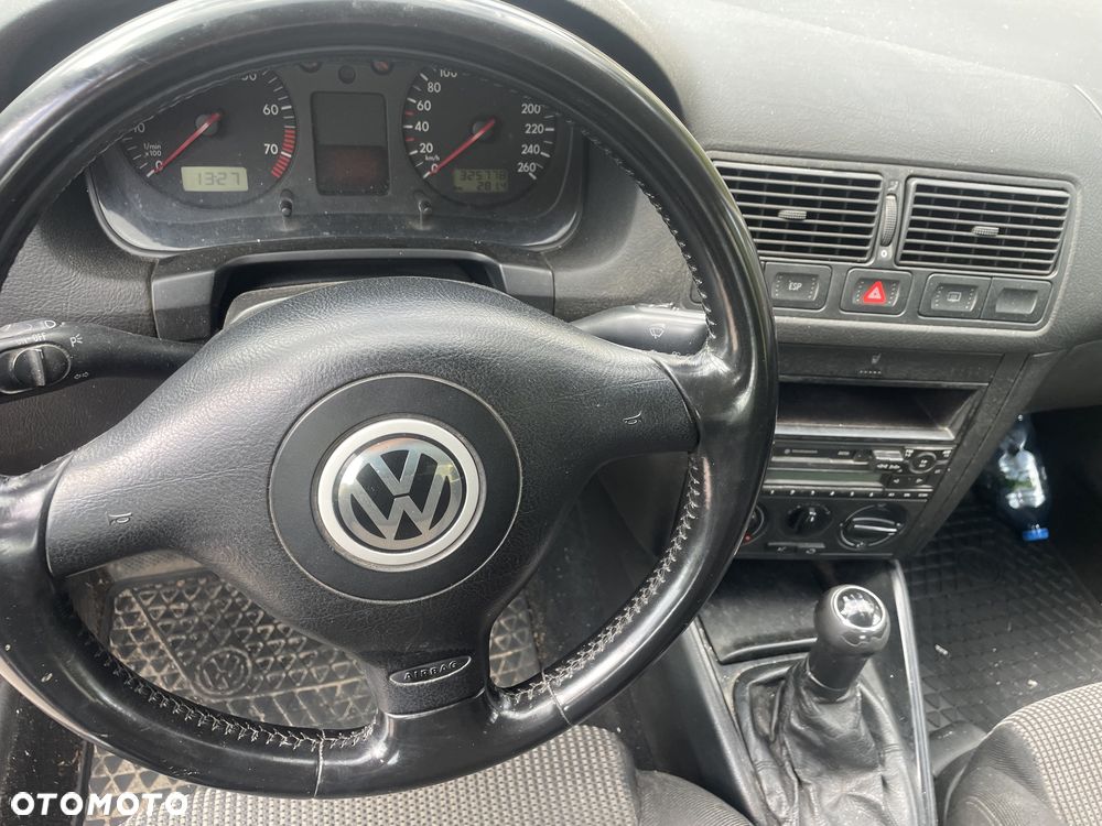 Volkswagen Golf - 8