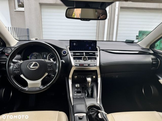 Lexus NX 300h Prestige AWD - 8