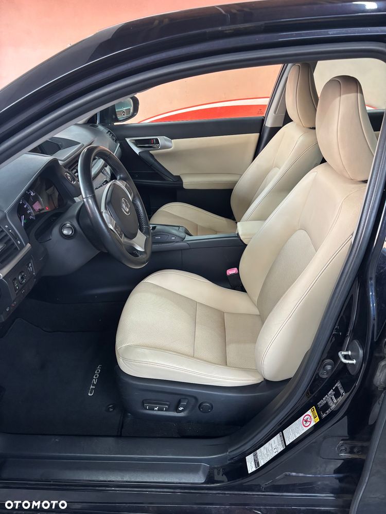 Lexus CT 200h Prestige - 37