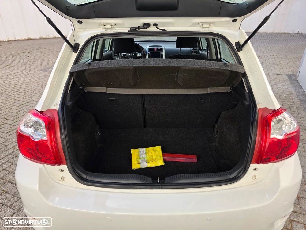 Toyota Auris 1.33 VVT-i Exclusive - 59