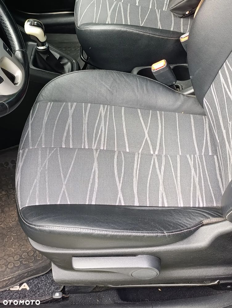 Kia Venga 1.4 CVVT Attract - 16