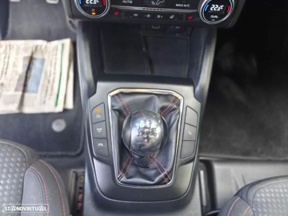 Ford Focus 1.0 EcoBoost MHEV ST-Line - 38