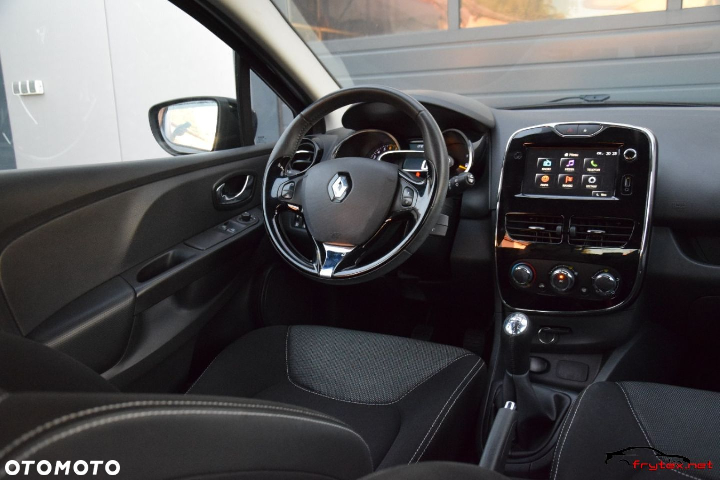 Renault Clio - 25