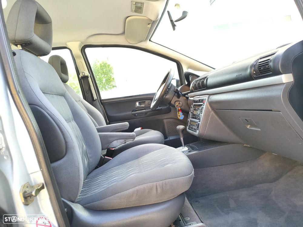 Ford Galaxy 1.9 TDi GLX SelectShift - 13