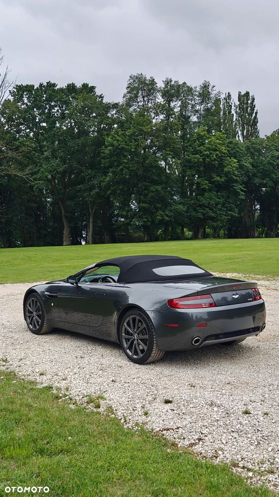 Aston Martin V8 Vantage - 17