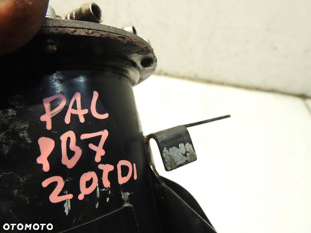 OBUDOWA FILTRA PALIWA VW PASSAT B7 2.0 TDI 7N0127400 3AA127399M - 2