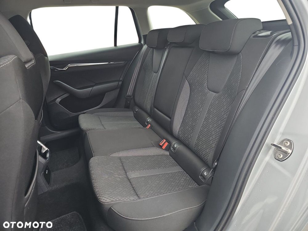 Skoda Octavia 2.0 TDI Style DSG - 12